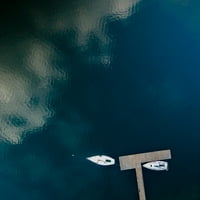 גבעת מרמונט סירות לבנות אגם רגוע מאת קרוליס ינוליס הדפסת ציור על בד עטוף
